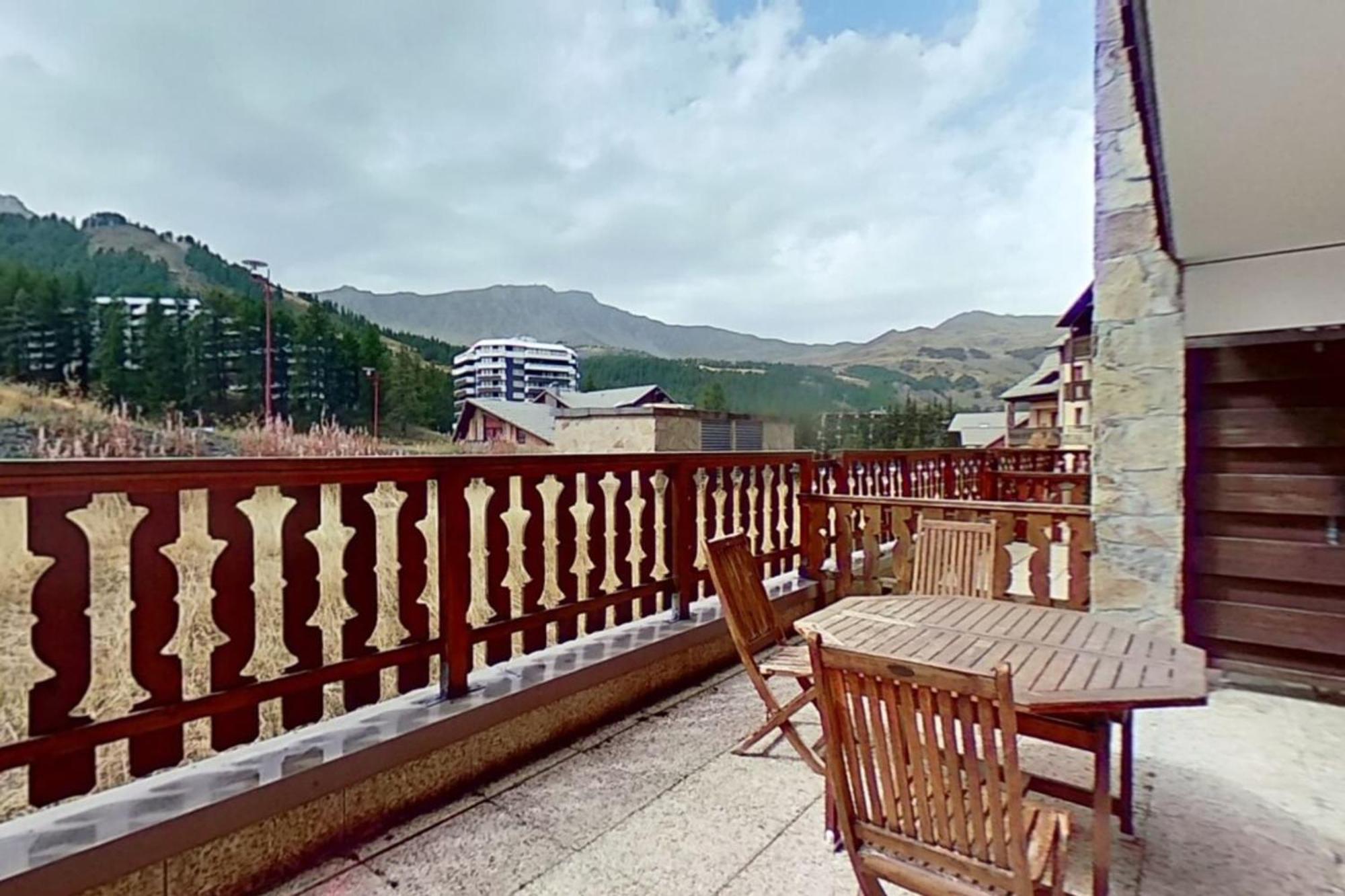 Casa-Amelie Terrace With View And Parking Appartement Vars  Buitenkant foto