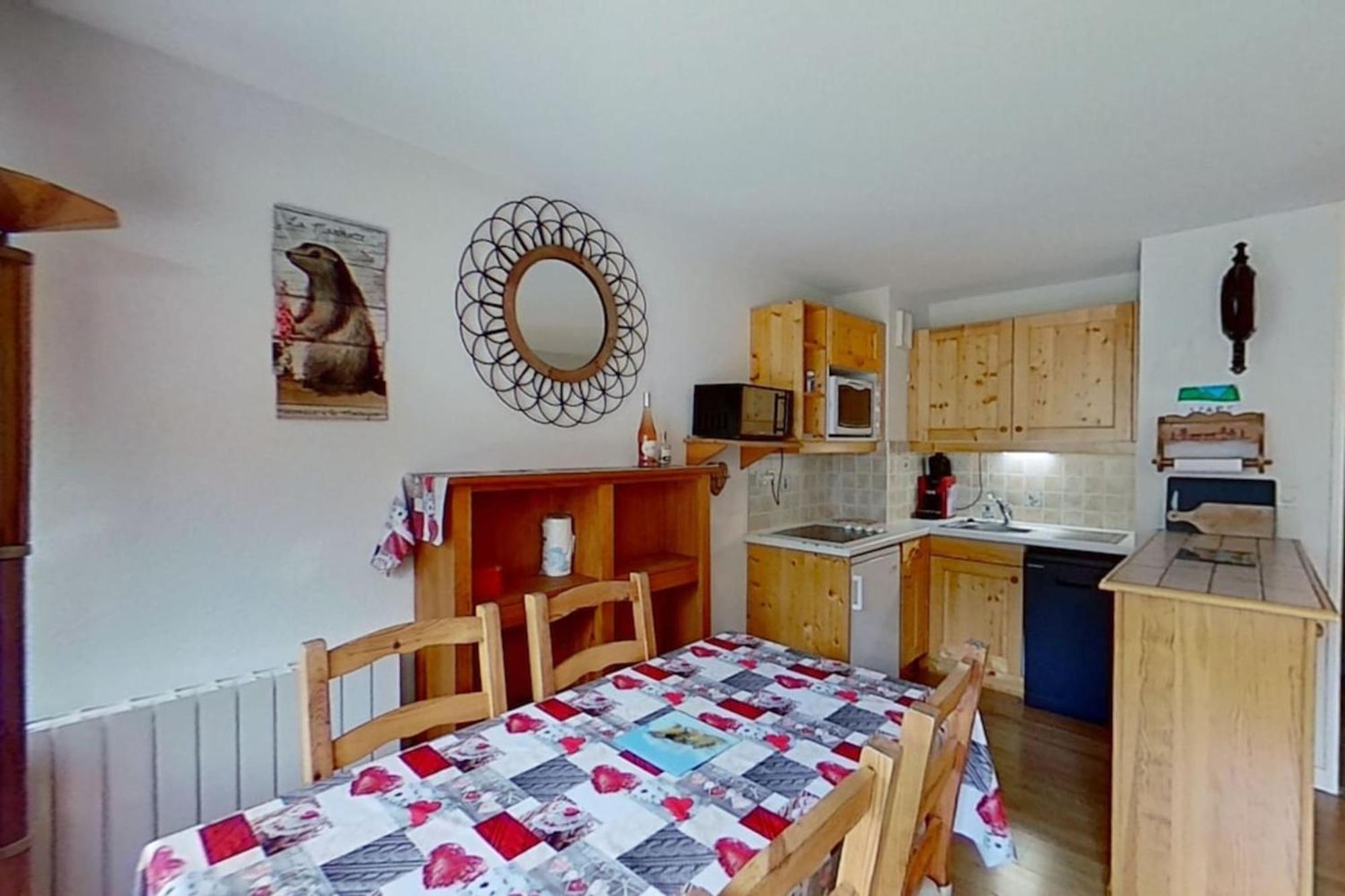 Casa-Amelie Terrace With View And Parking Appartement Vars  Buitenkant foto