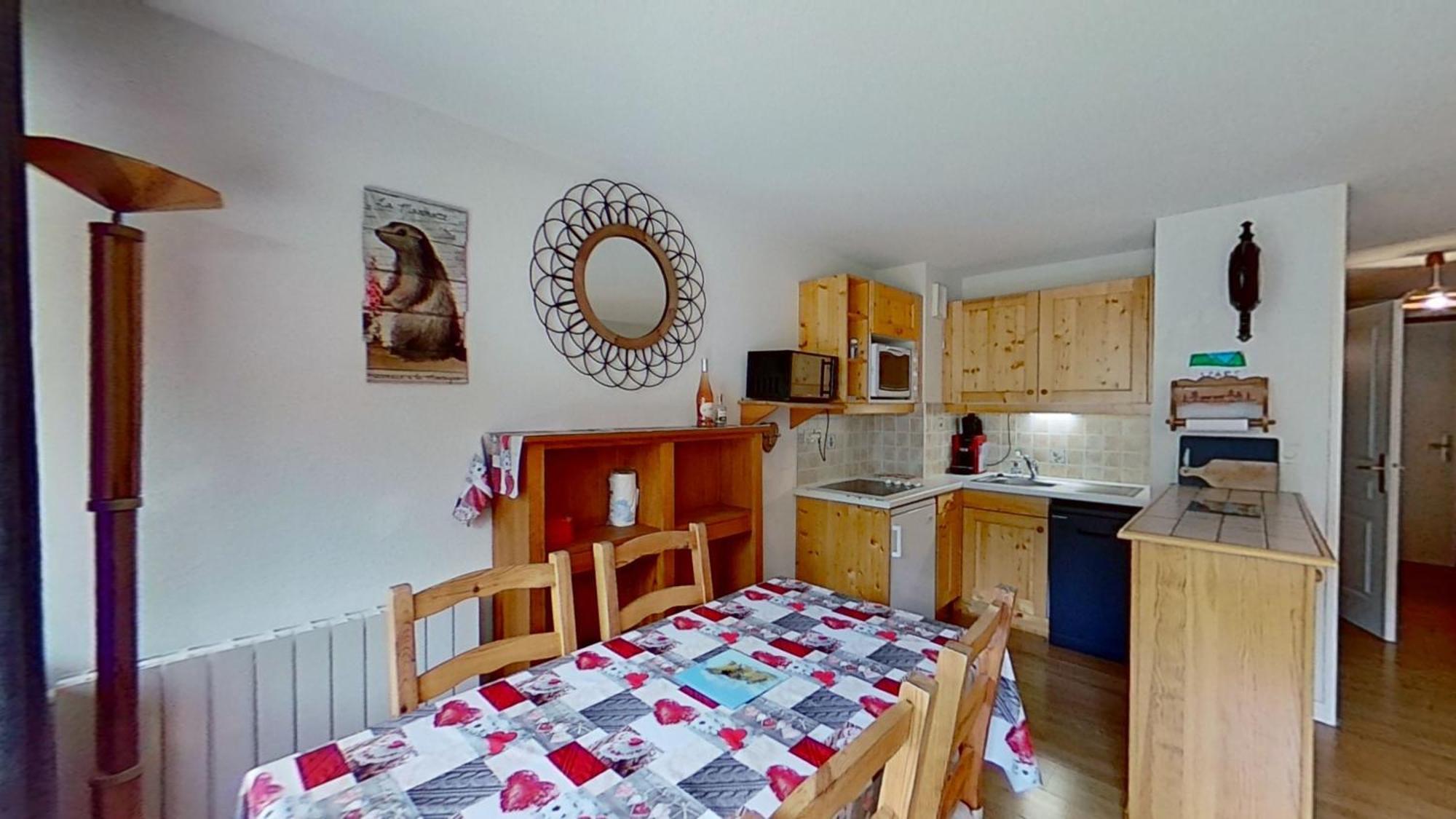 Casa-Amelie Terrace With View And Parking Appartement Vars  Buitenkant foto