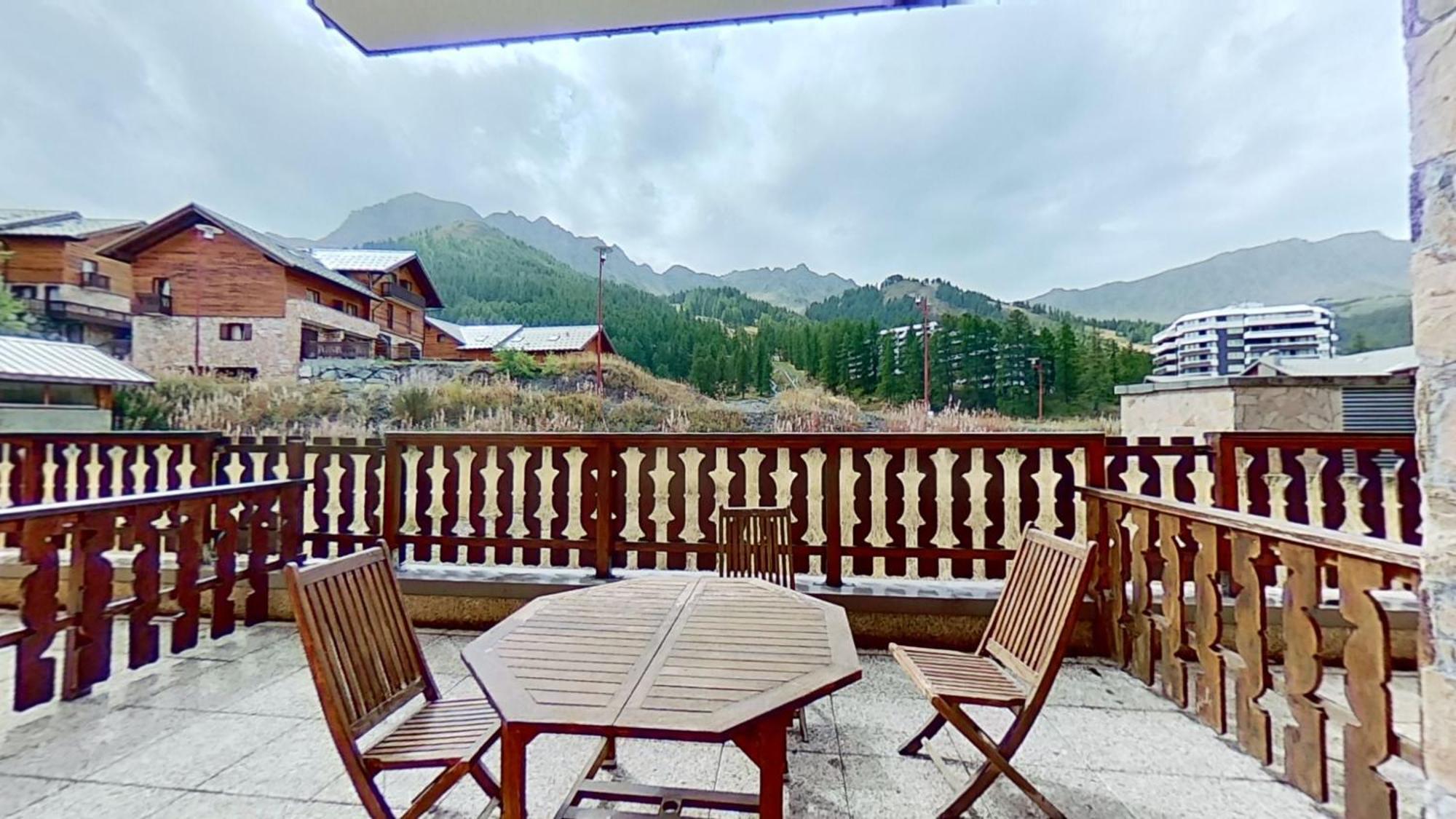 Casa-Amelie Terrace With View And Parking Appartement Vars  Buitenkant foto