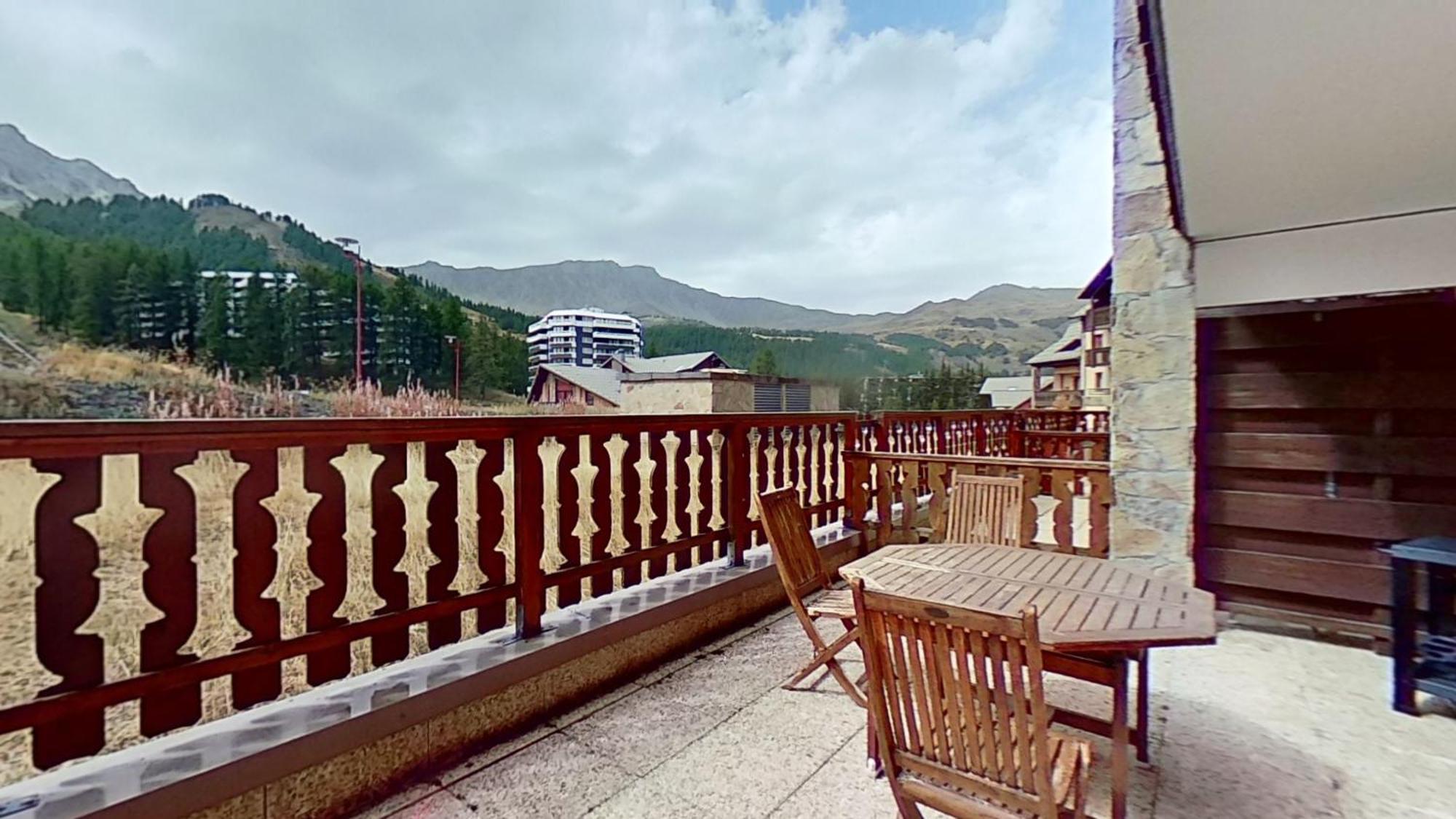 Casa-Amelie Terrace With View And Parking Appartement Vars  Buitenkant foto